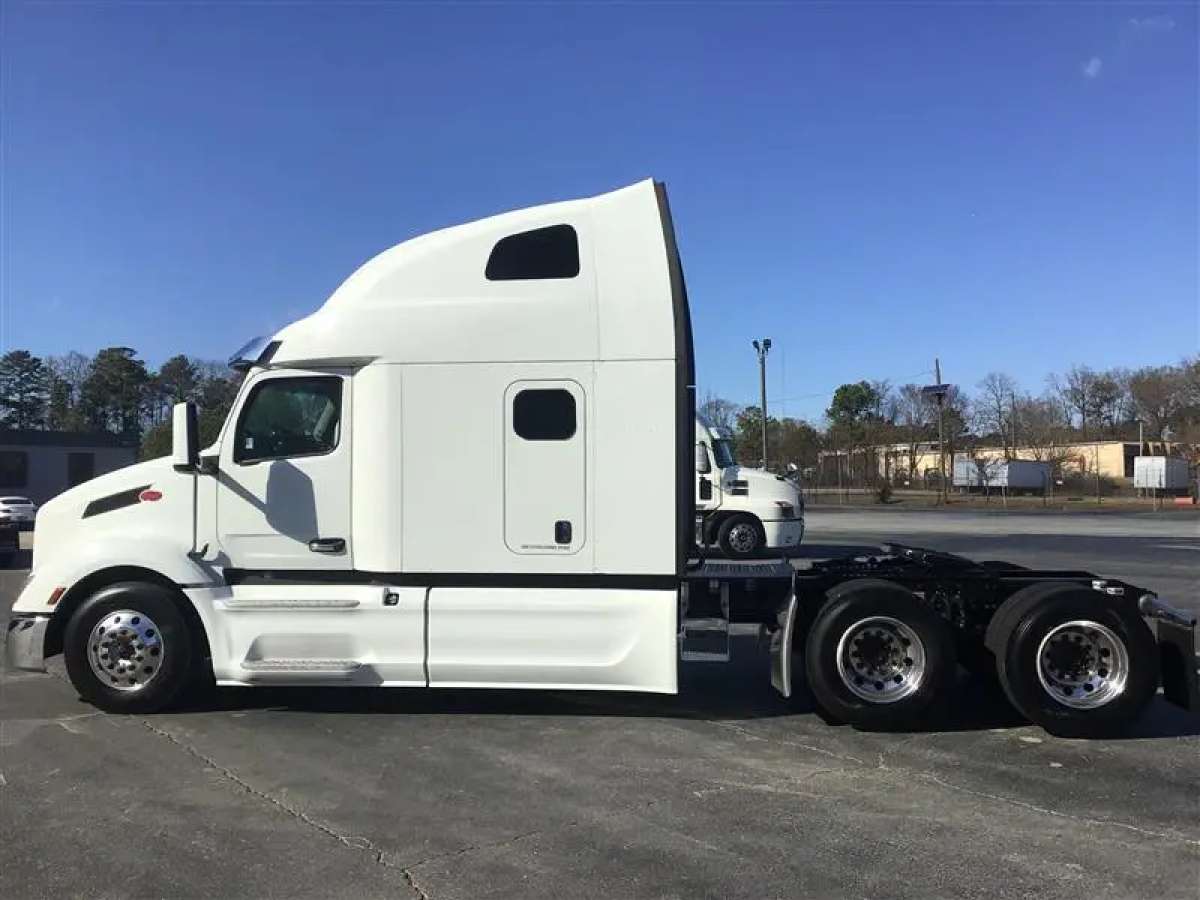 2023 Peterbilt 579 PACCAR MX 13 LITER