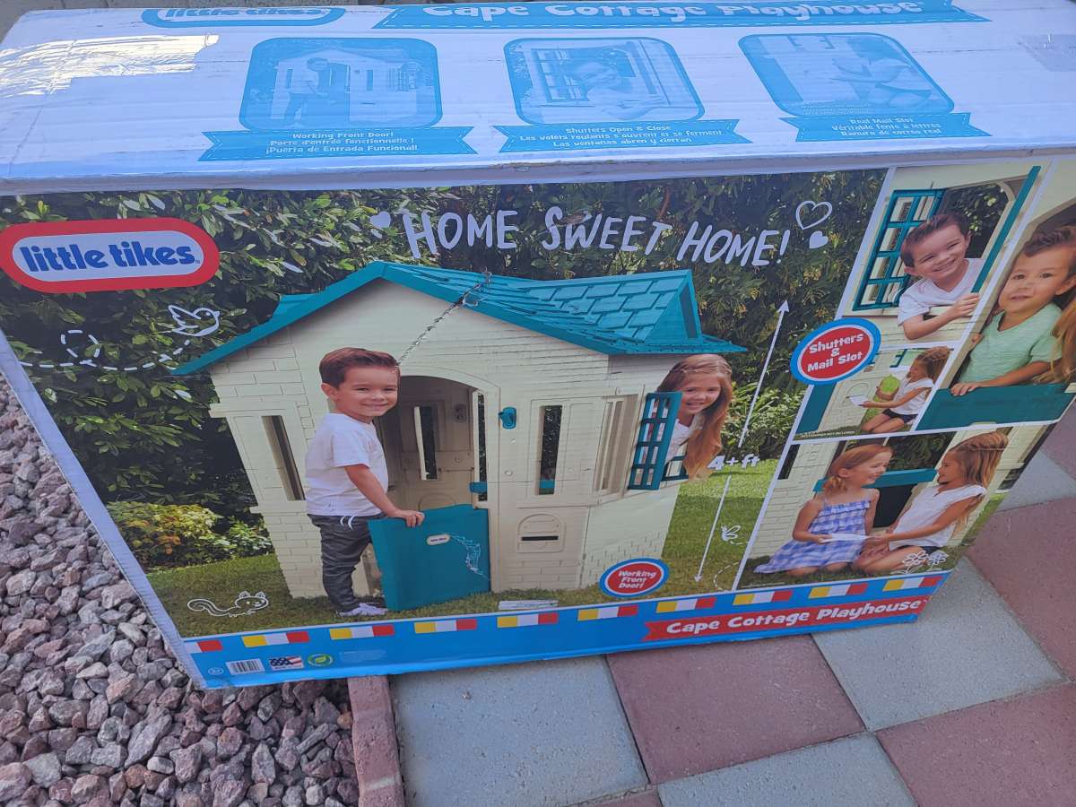 Little Tikes Cape Cottage House