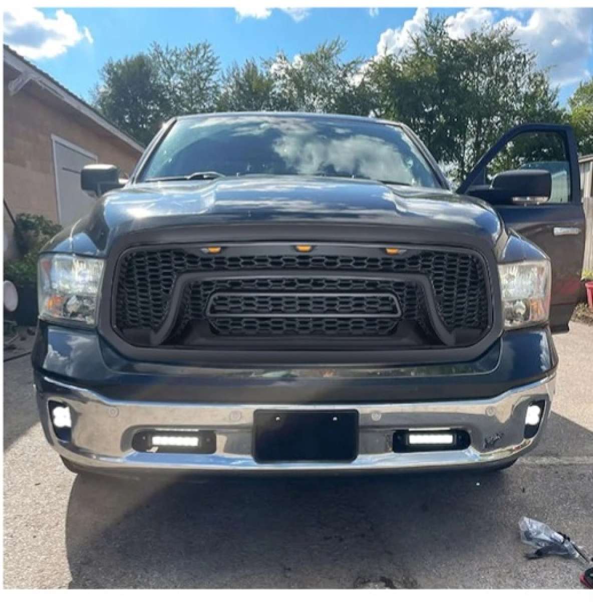 Offer grill with amber light for ram 1500 2013 2015