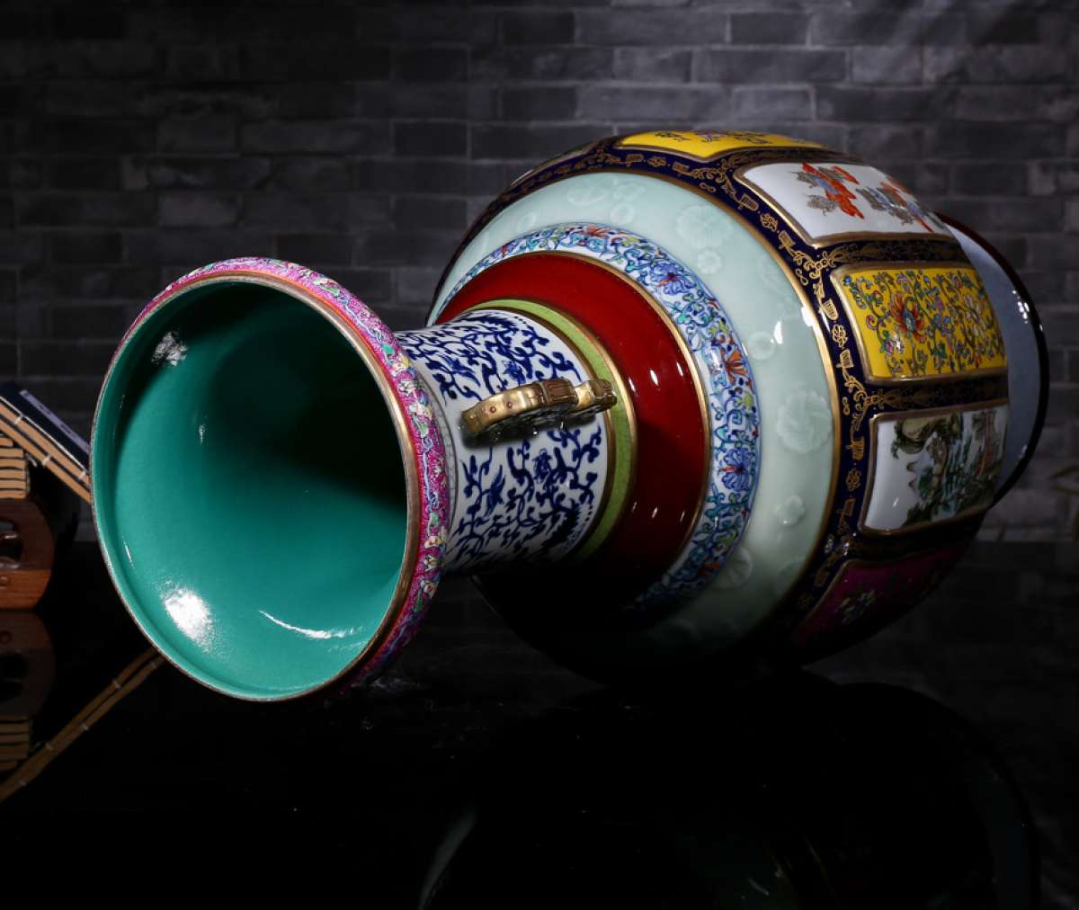 Chinese ceramic famille rose vase Asian antique porcelain