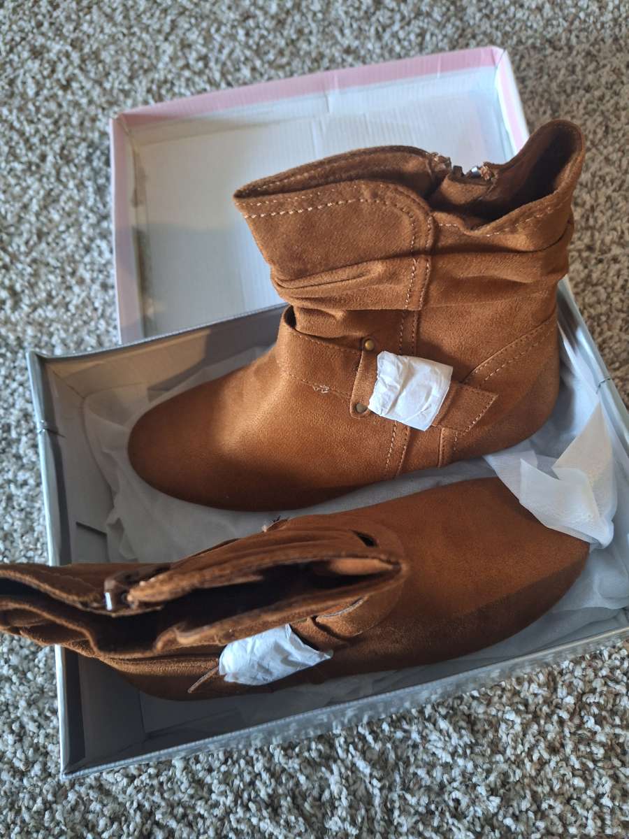 Brand New tan ankle boots