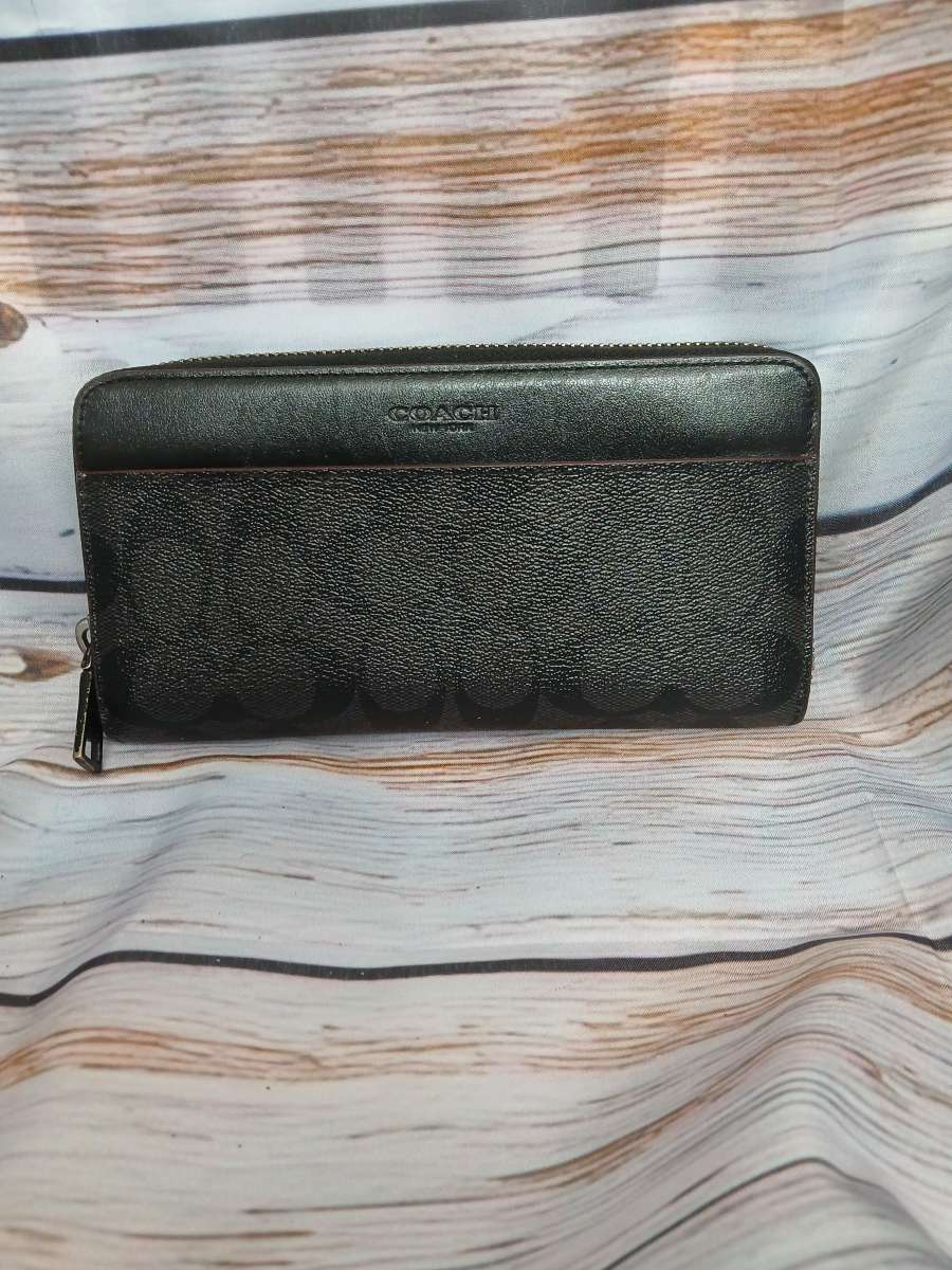 Coach Zip Around Accordion style wallet
