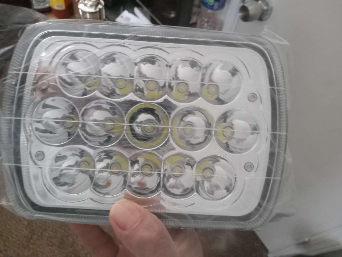 par de faros rectangulares entrada h4 led