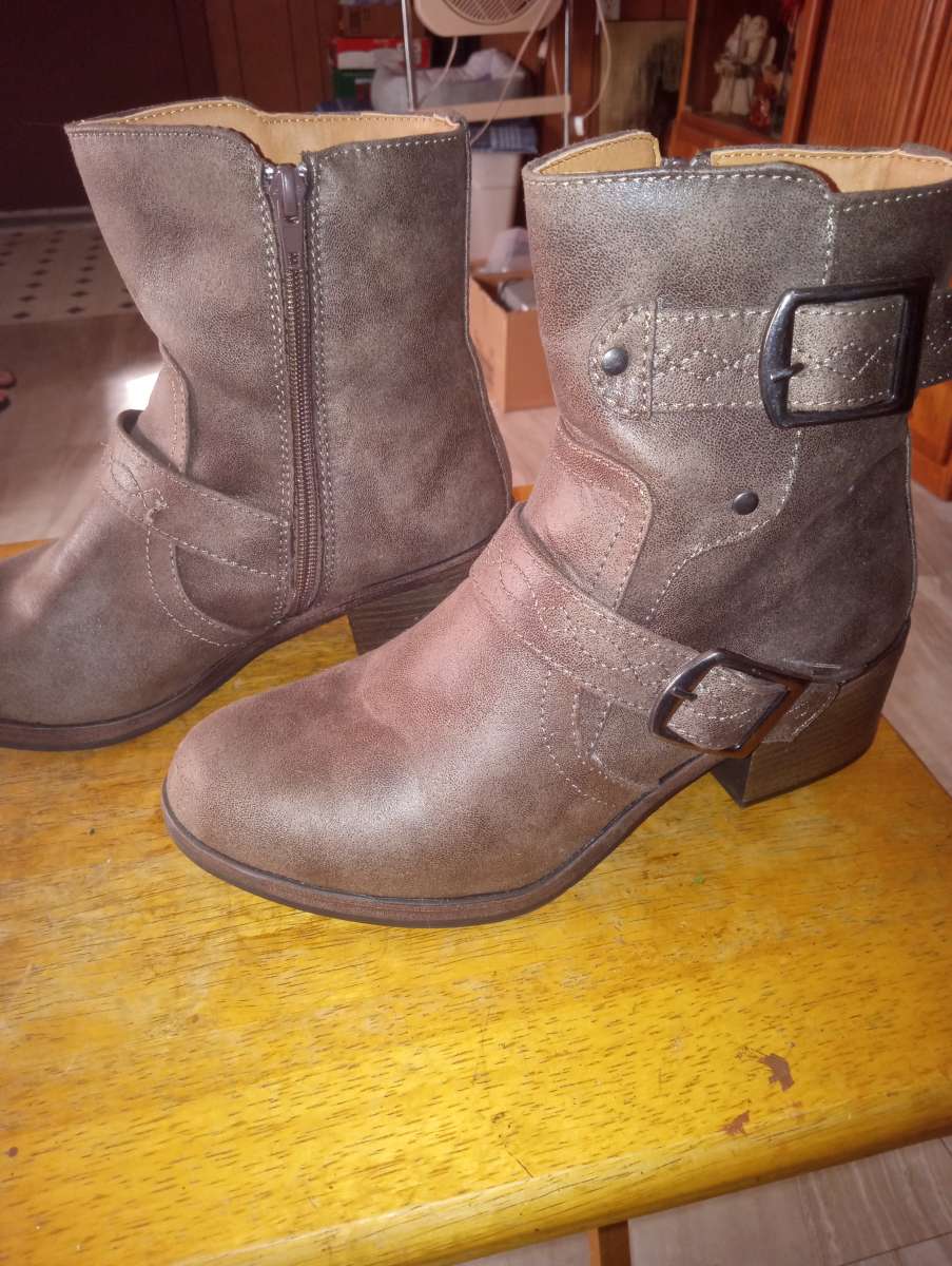 Womens Boots