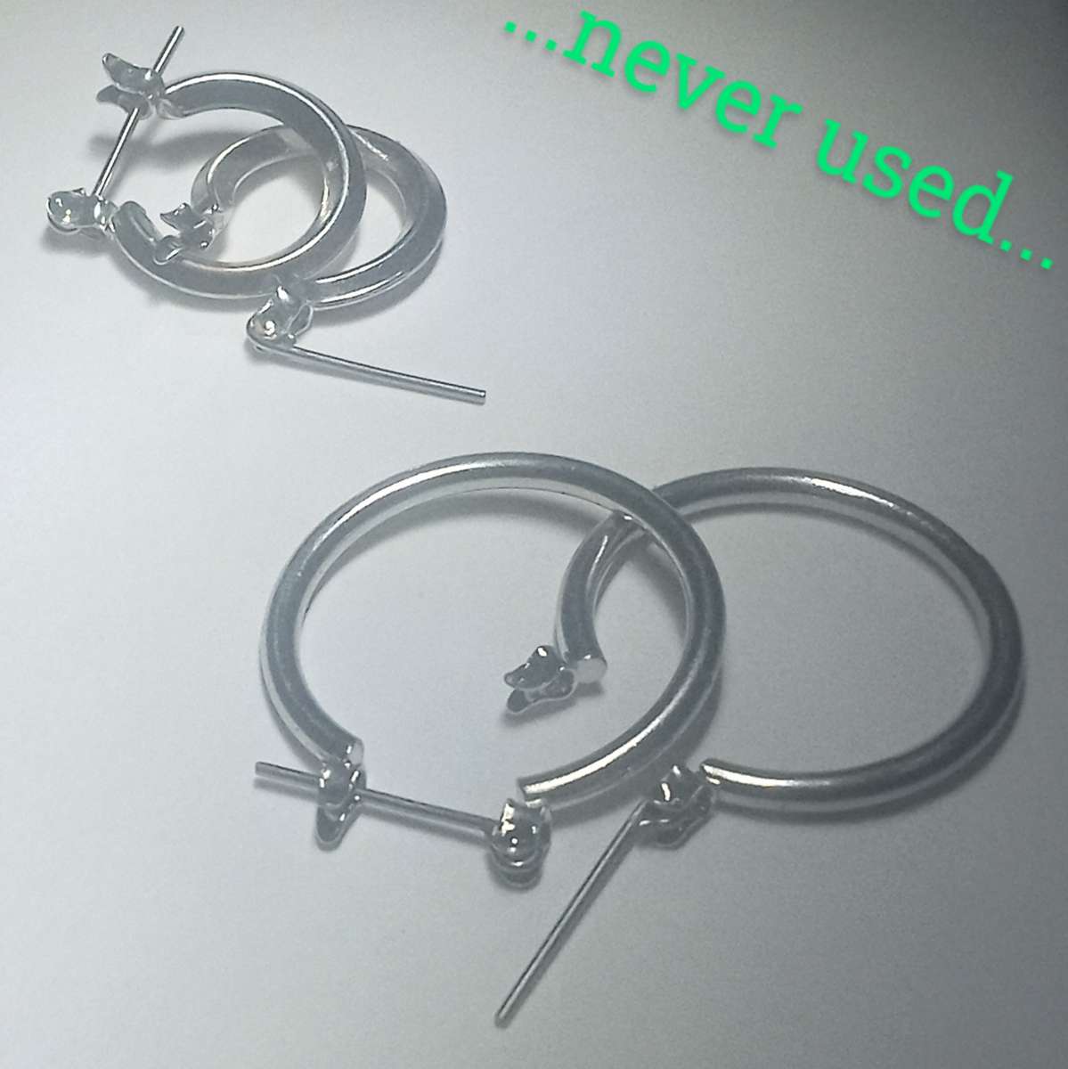 Hypoalergenic hoop earrings 2 pair