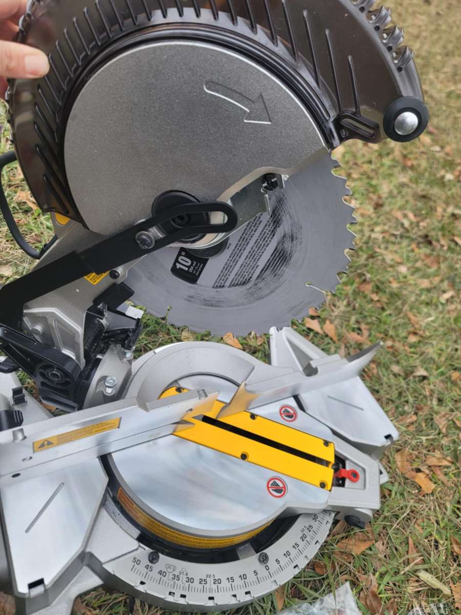 Miter Saw Dewalt DWS713 ELECTRIC  Like New Working Very Good