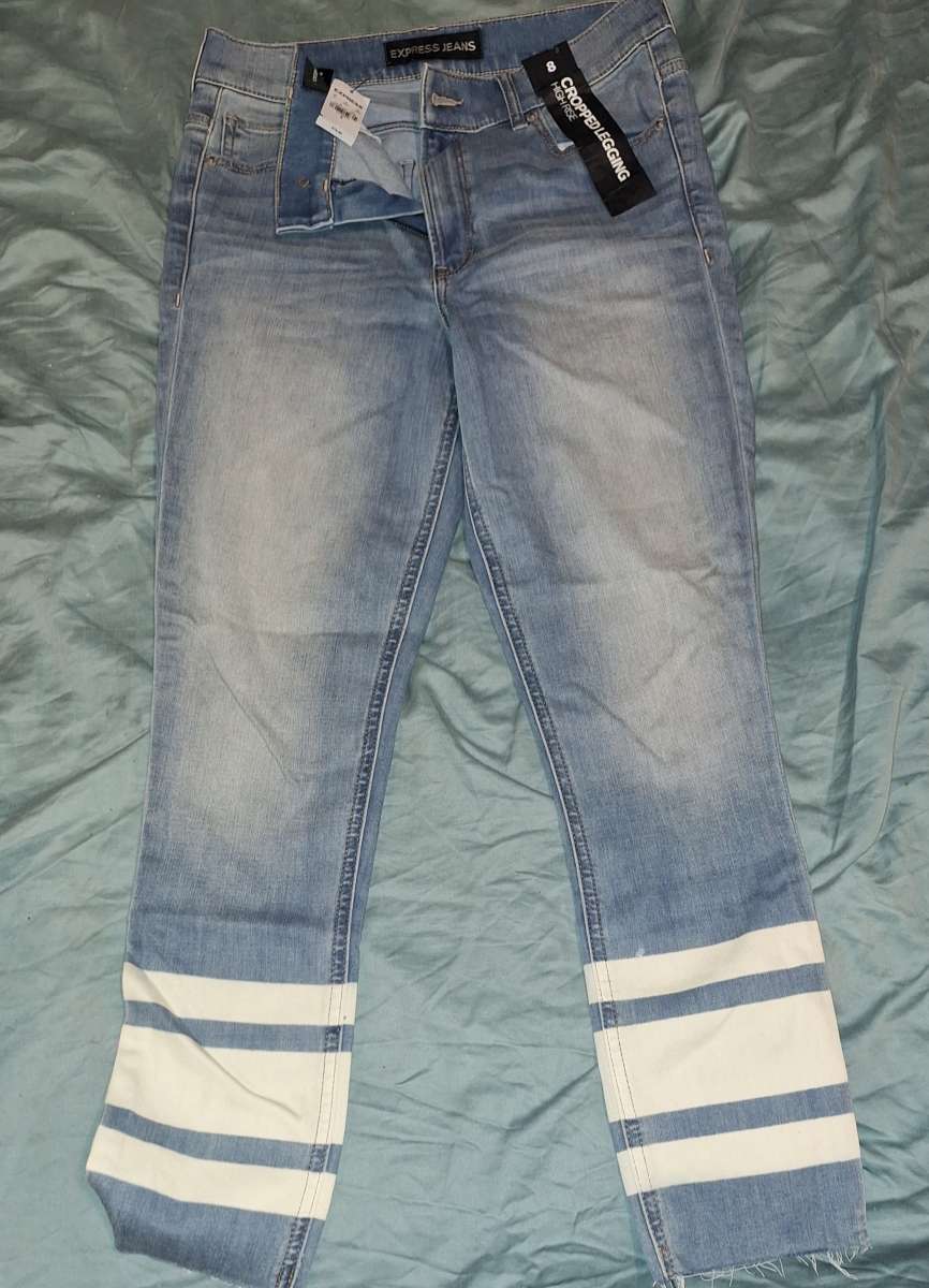 express Womens Size 8 cropped jeans