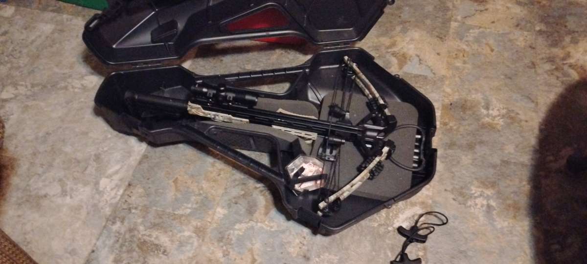 Centerpoint Sniper Elite 370 Whisper Crossbow