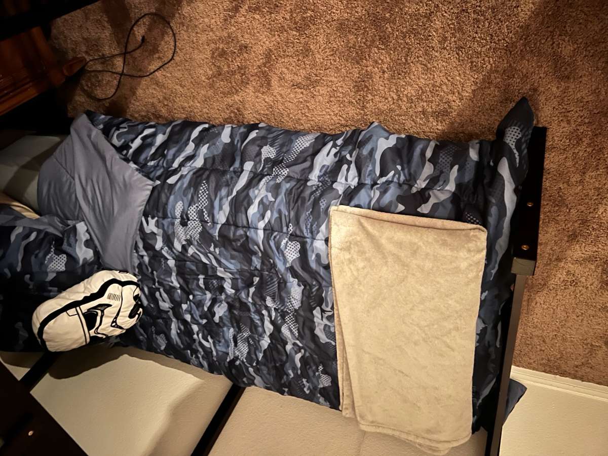 bunk beds mattress and bedding