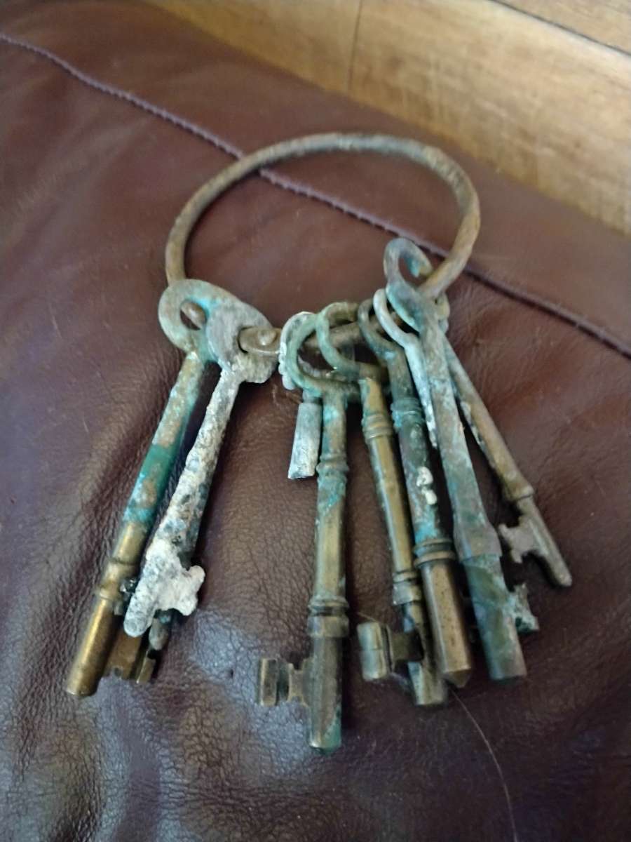 Antique Vintage skeleton keys
