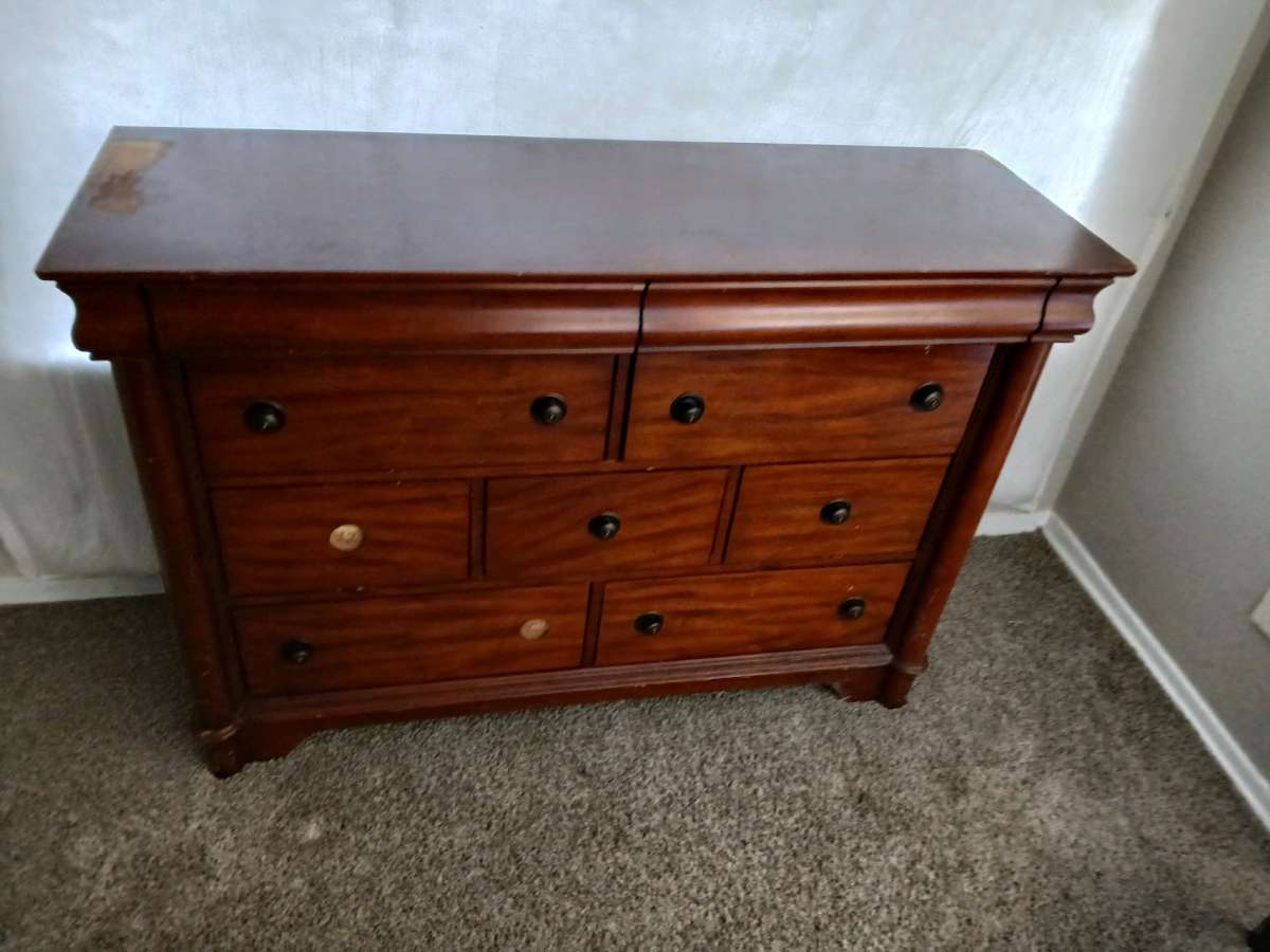 9 Dresser DRAWER