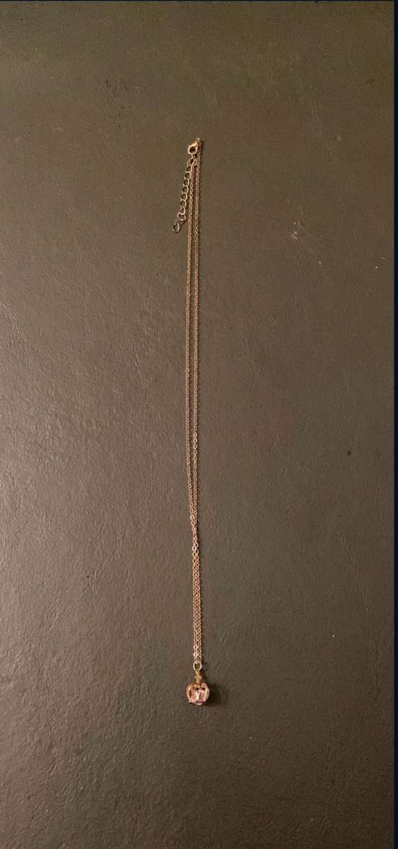 Portuguese necklace crown