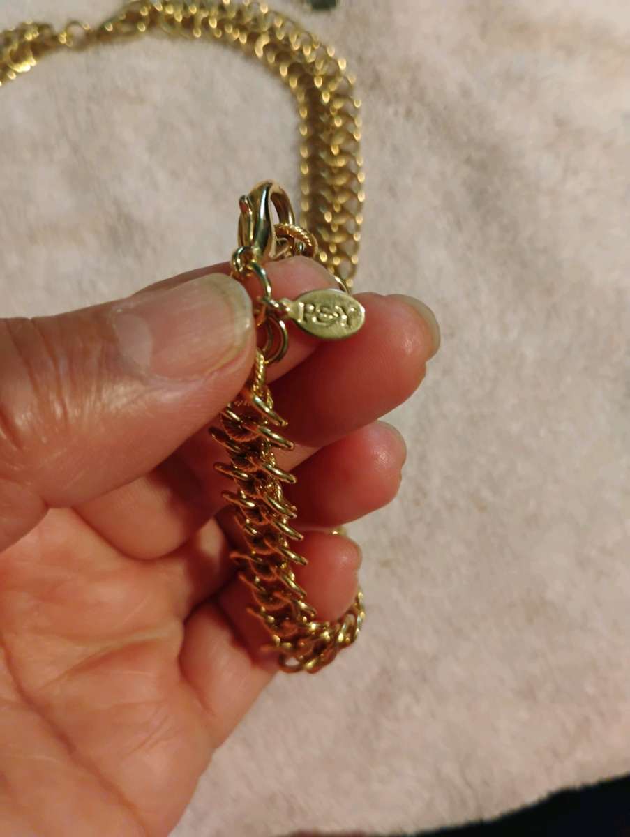 beautiful gold tone Necklace set