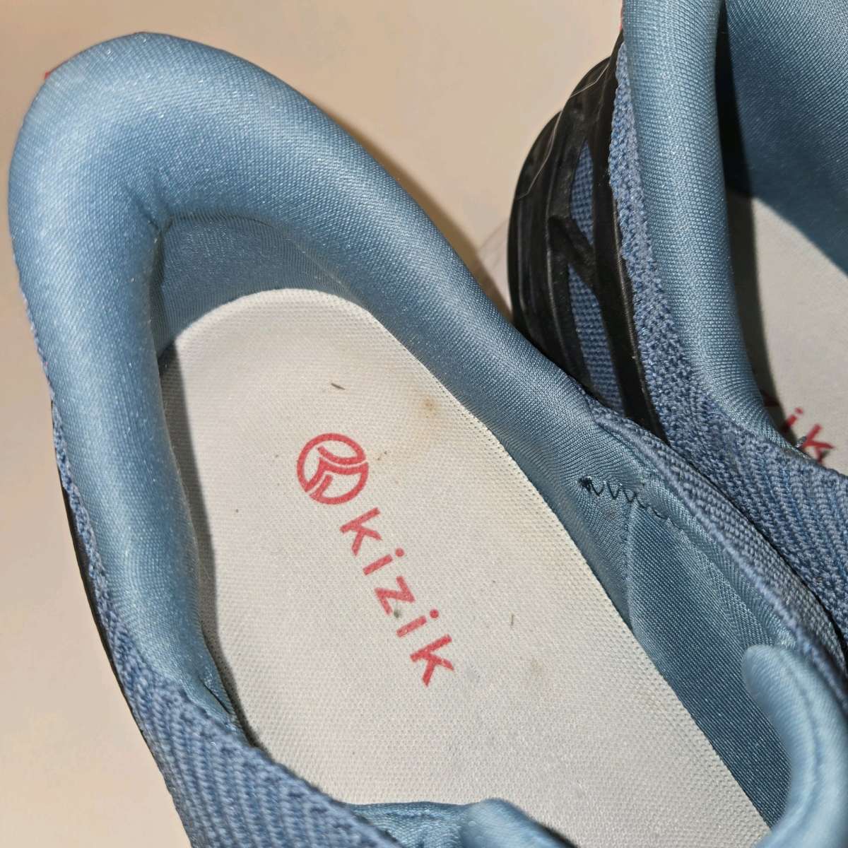 Kizik Athletic Shoes Mens Size 12 and a half Deep Sea Color