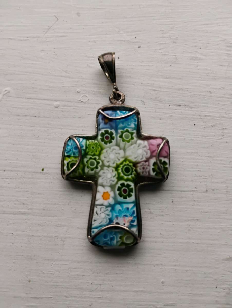 Beautiful sterling silver cross