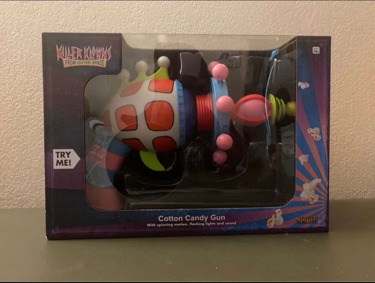 Killer Klown toy gun
