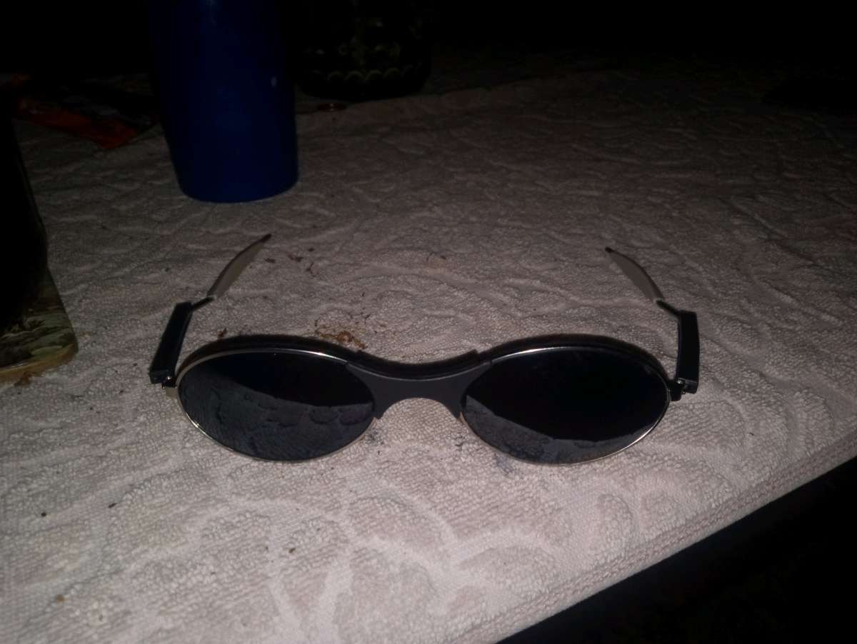 Oakley sunglasses E wire