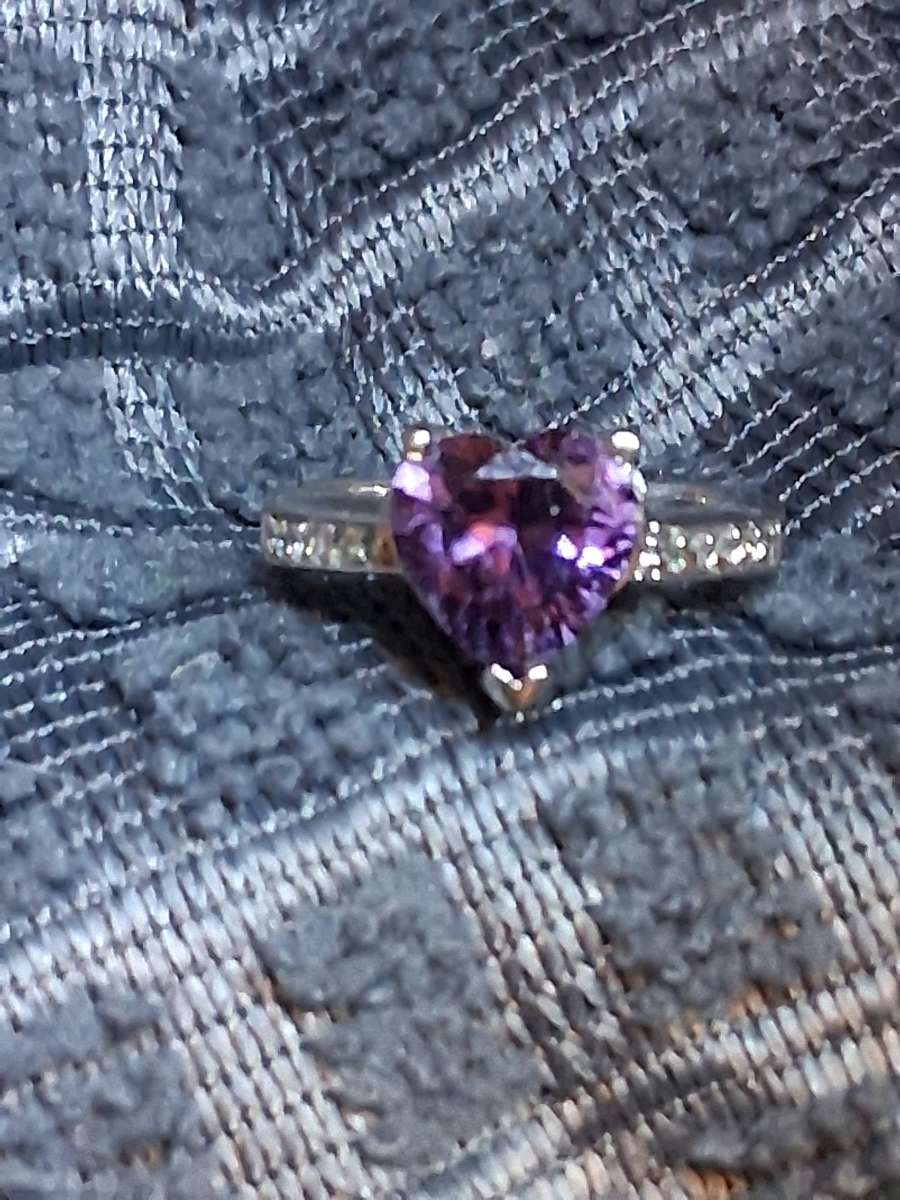 14k white gold diamond and amethyst ring