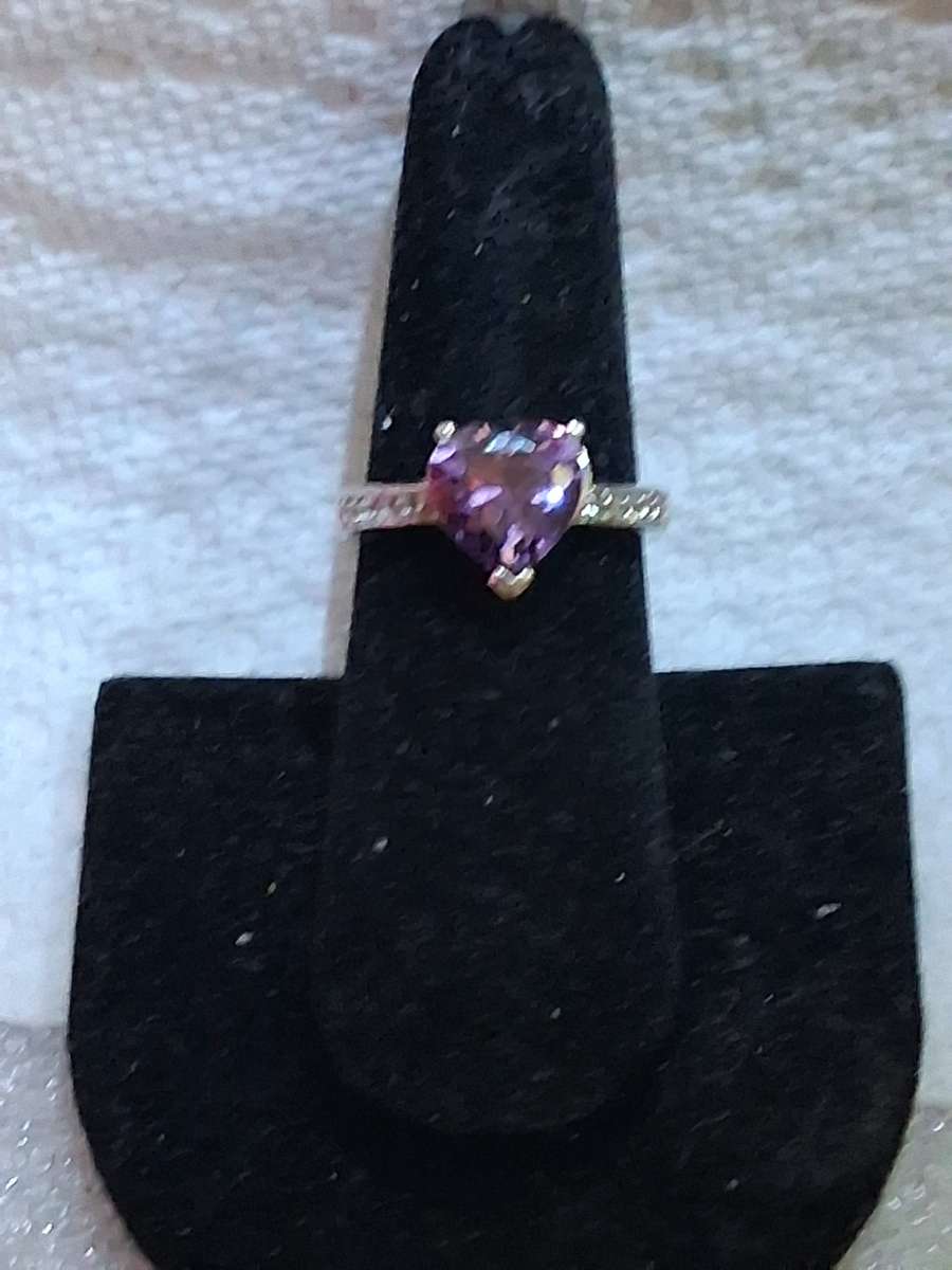 14k white gold diamond and amethyst ring