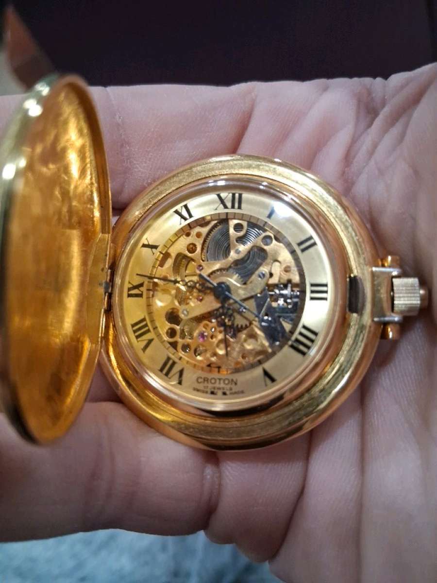 Vintage Swiss 14k gold filled Croton ladies pocket watch 17j