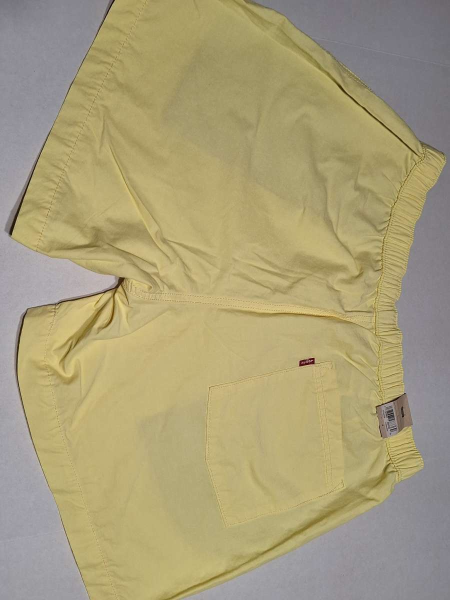 Levis MOOD YELLOW Mens XX Chino Easy 6 Shorts Size L