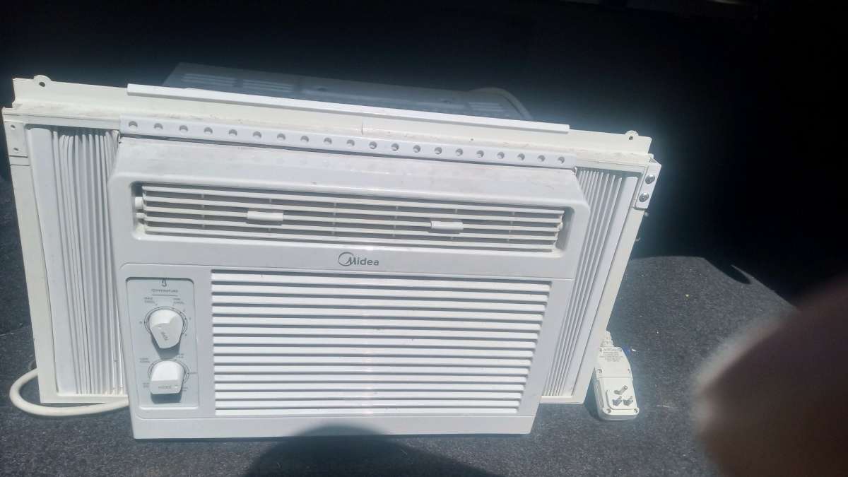 Used but like new Air conditioner