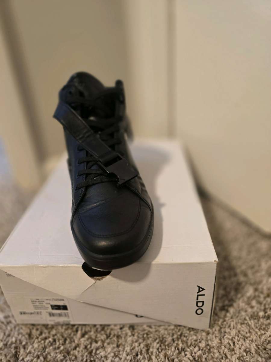 Black Aldo Sneakers With Cleaner