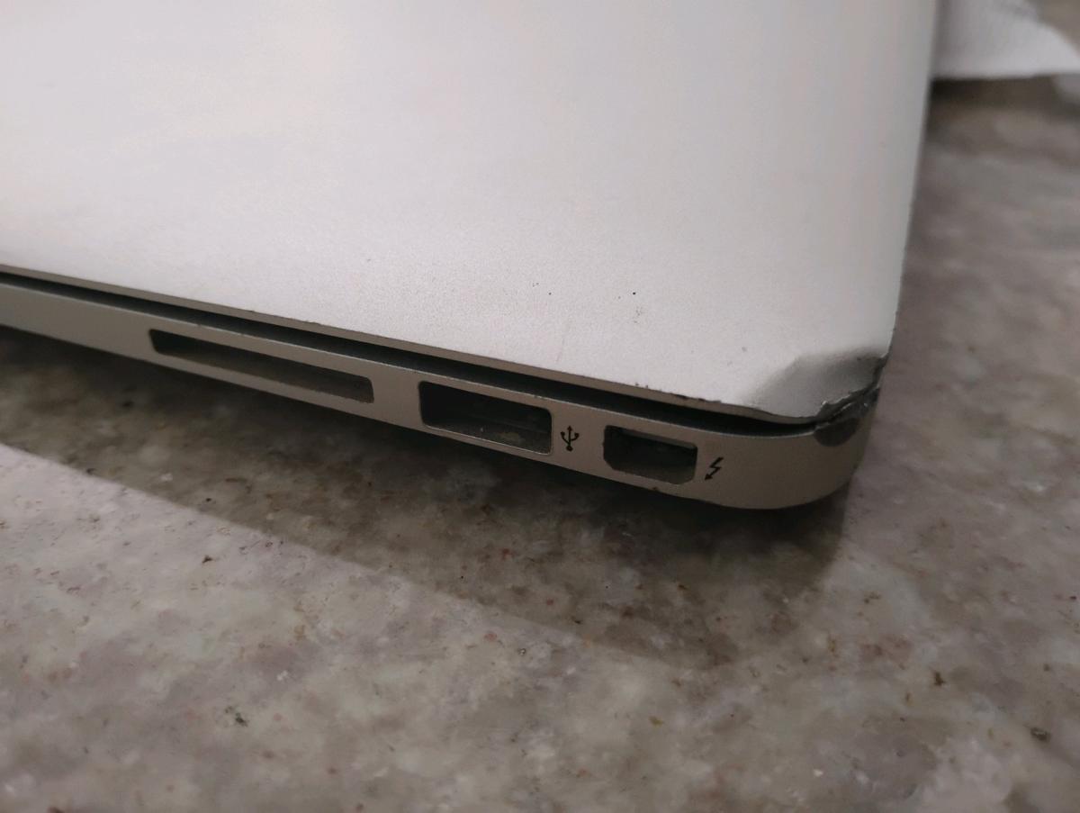 Mac Book Air 2012 For Parts