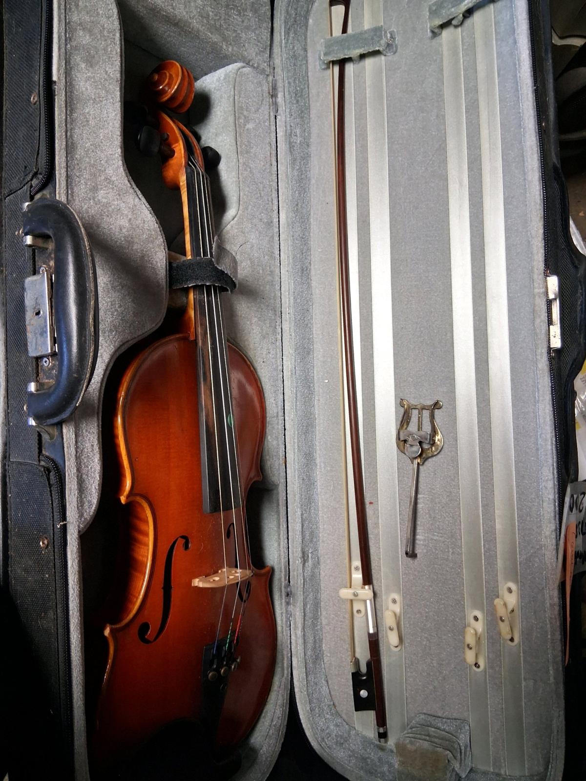 Baroque Violin Performance 300