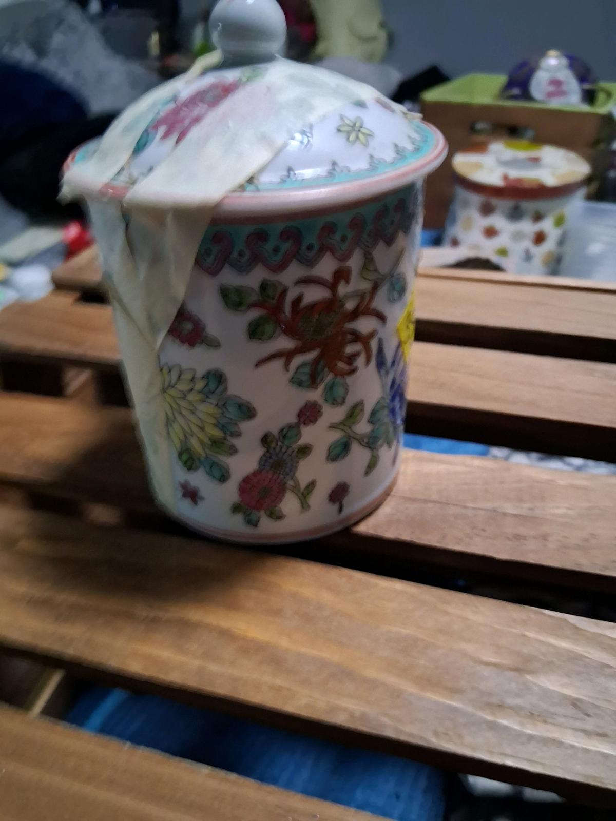 teapots and kitchen accessories