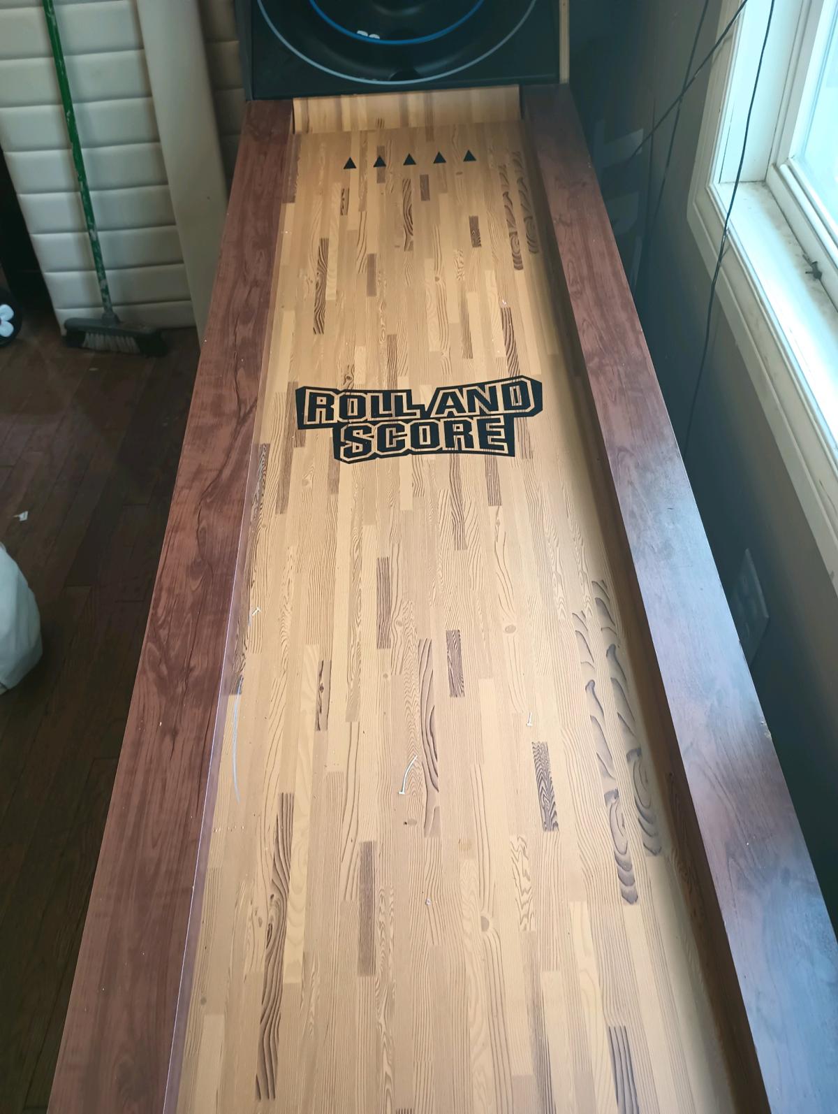 9ft Roll and score game with led lights and electric scorer