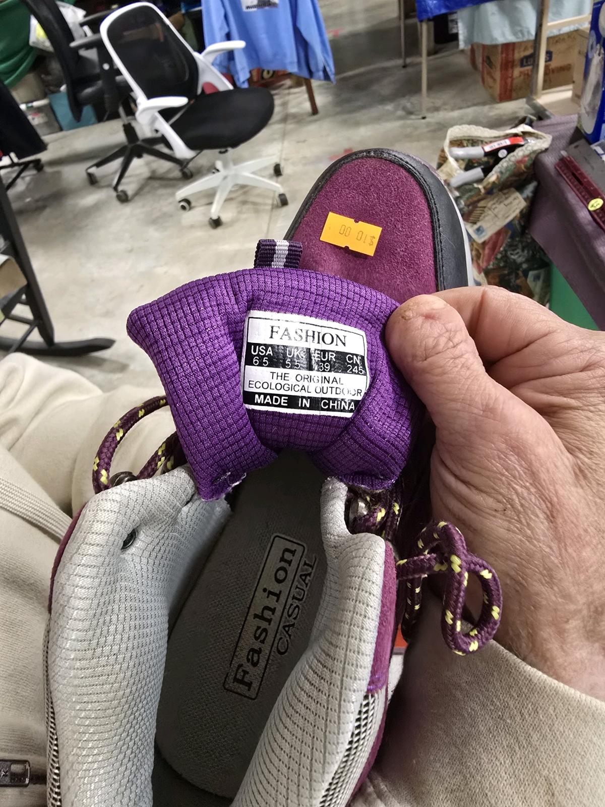 womans purple hiking boots