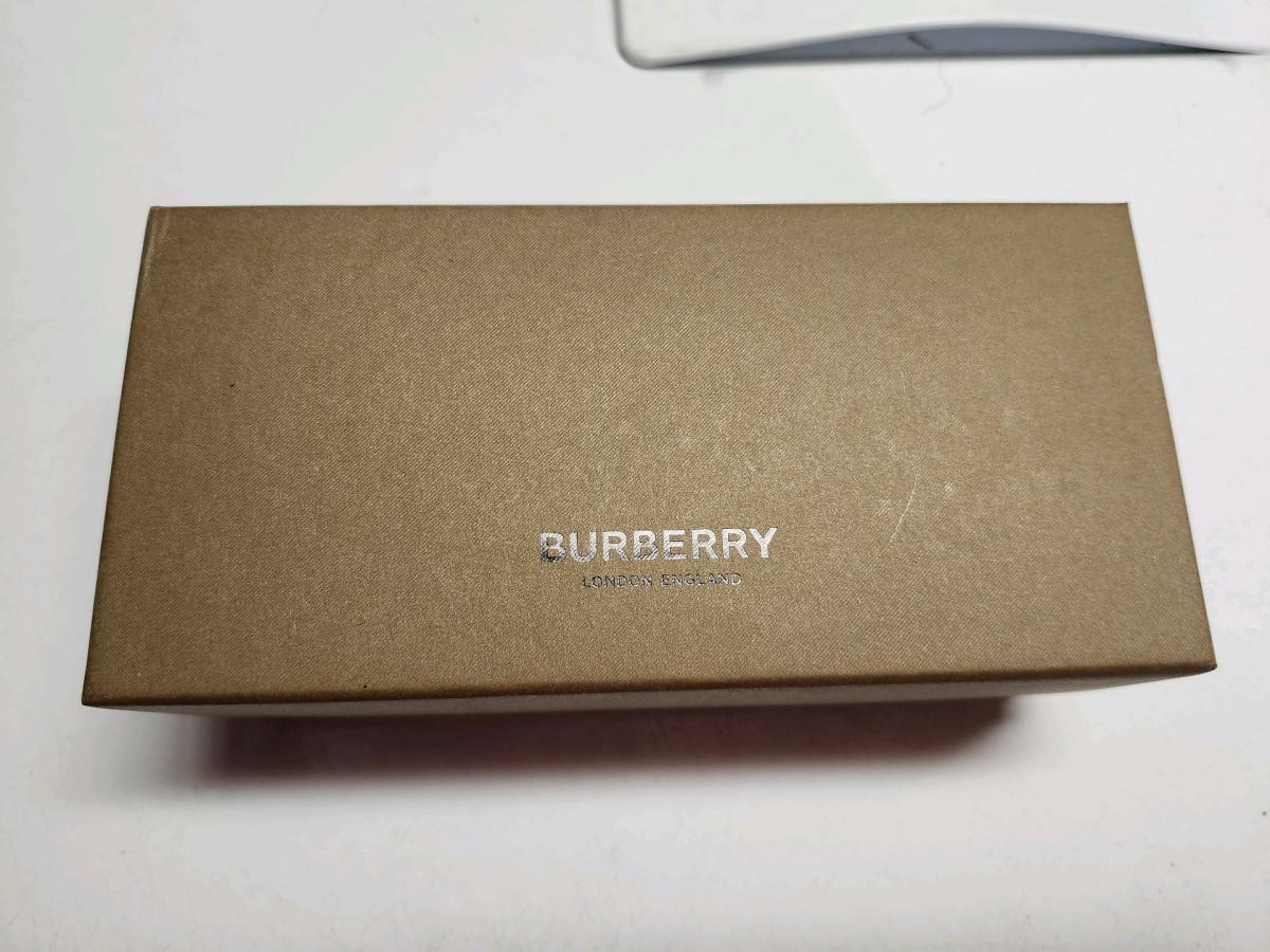 Burberry gift box