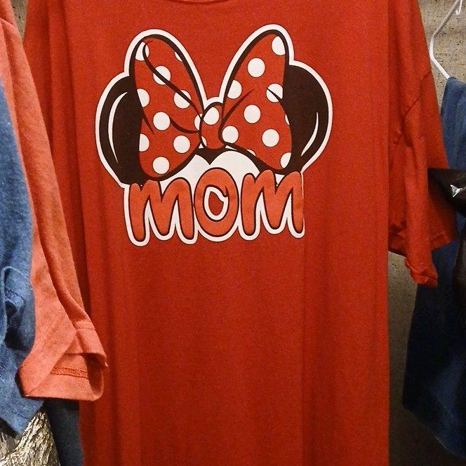 Disney Minnie mouse mom shirt in red