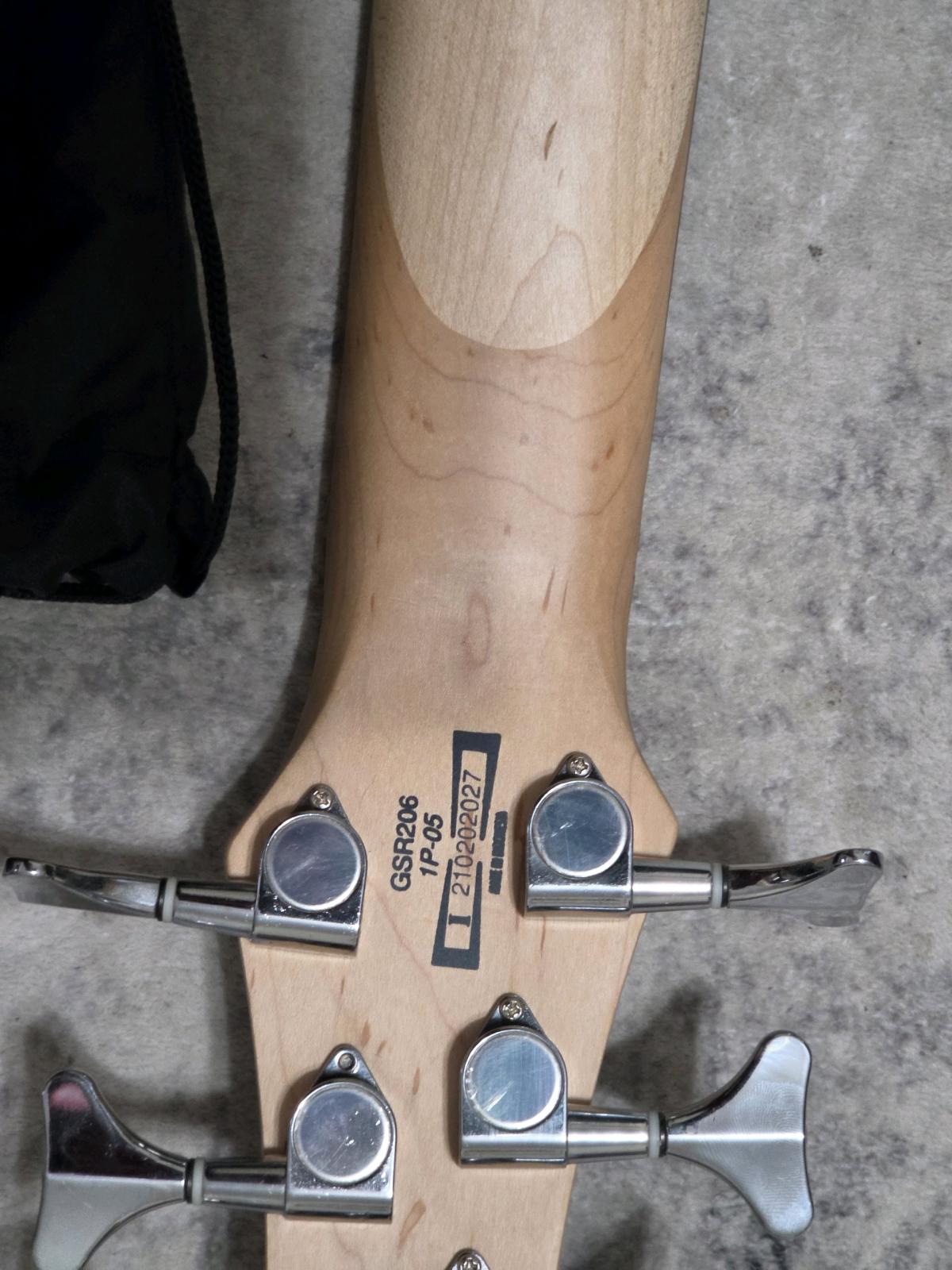 6 string ibanez bass guitar