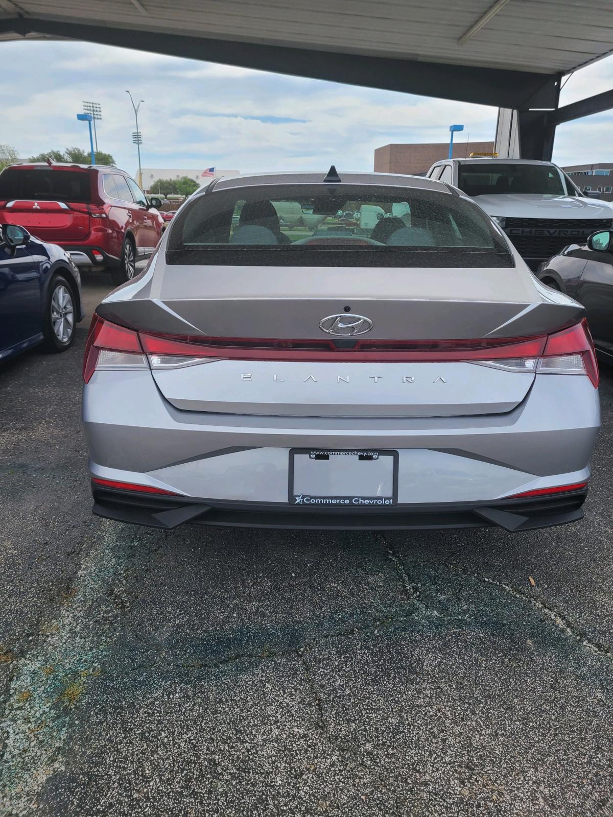 2023 Hyundai Elantra SE