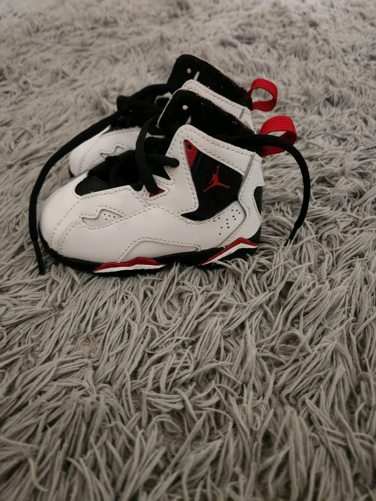 Jordan True Flight 5c black and white