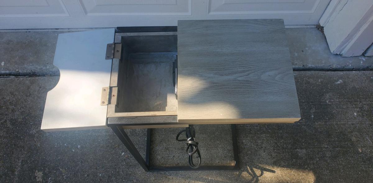 Tainoki  C Shaped End Table w Flip Top Charging Station 255H