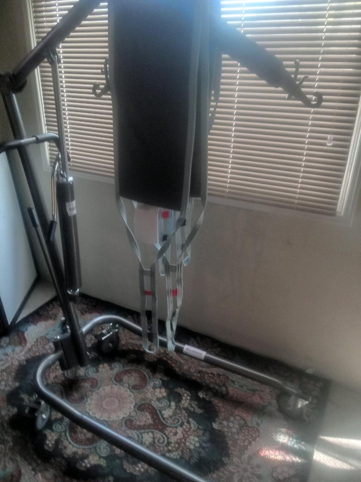 hydraulic patient lift with leg slings