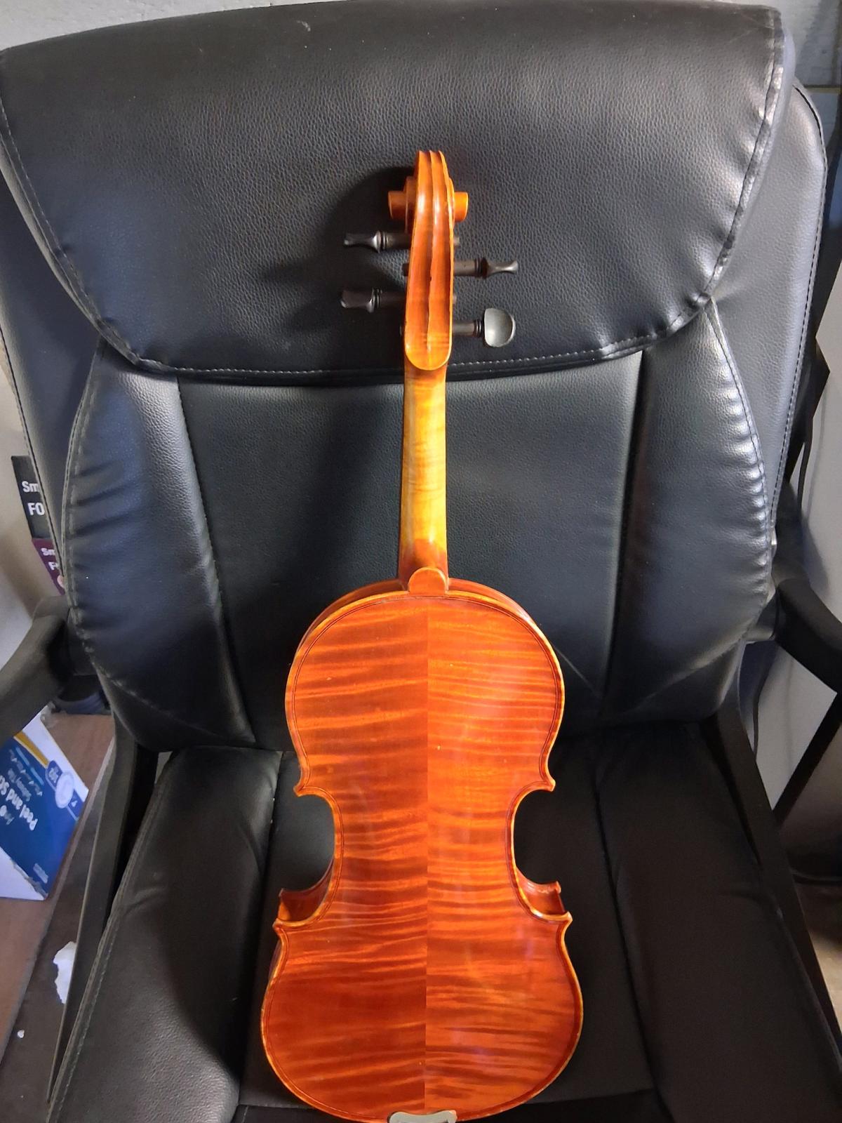 Baroque Violin Performance 300