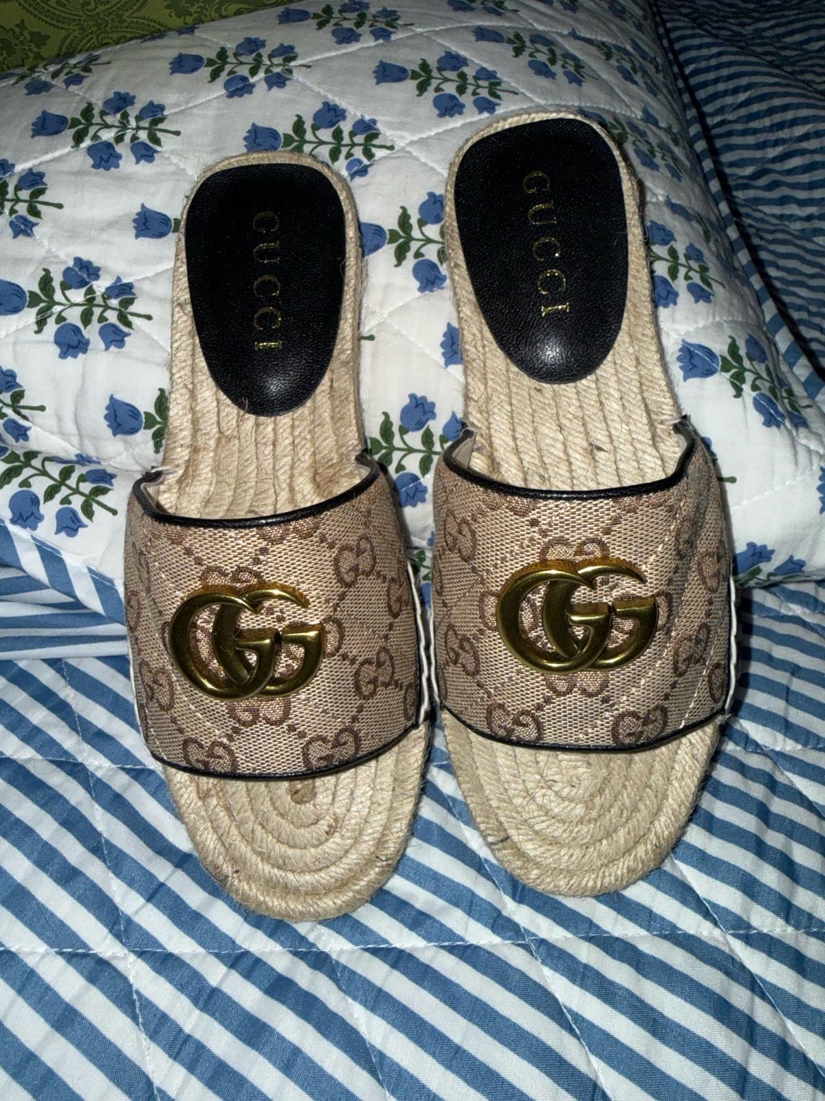 Brown sandals  sandalias