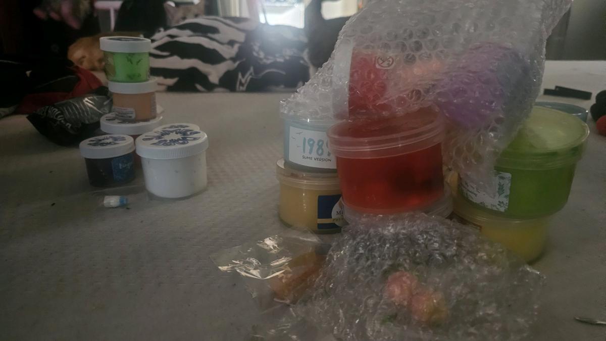 VARIOUS MOMO AND DOPE SLIMES