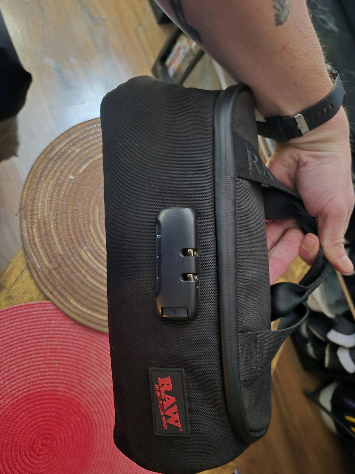 Raw smell proof locking bag