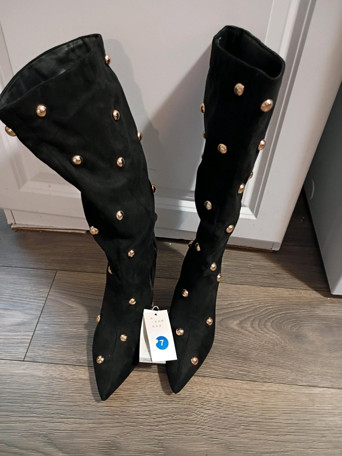 Brand new memory foam boots