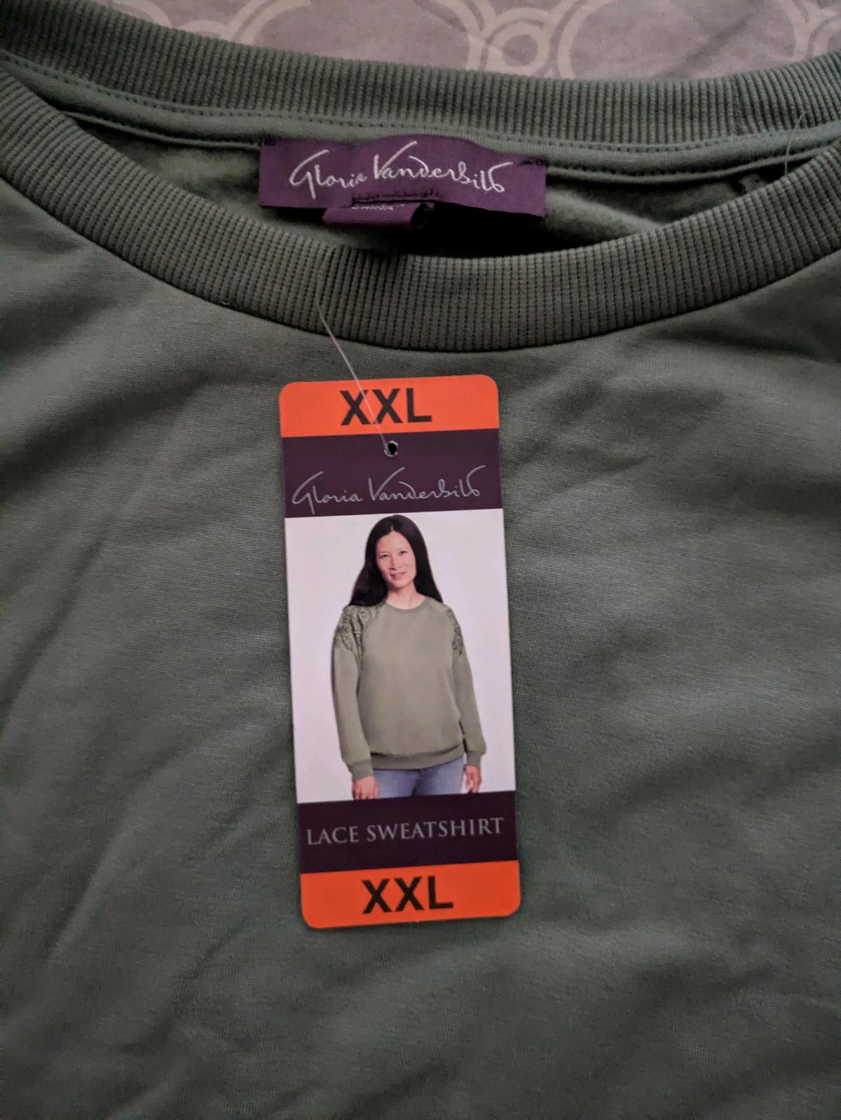 Gloria Vanderbilt long sleeve sweater
