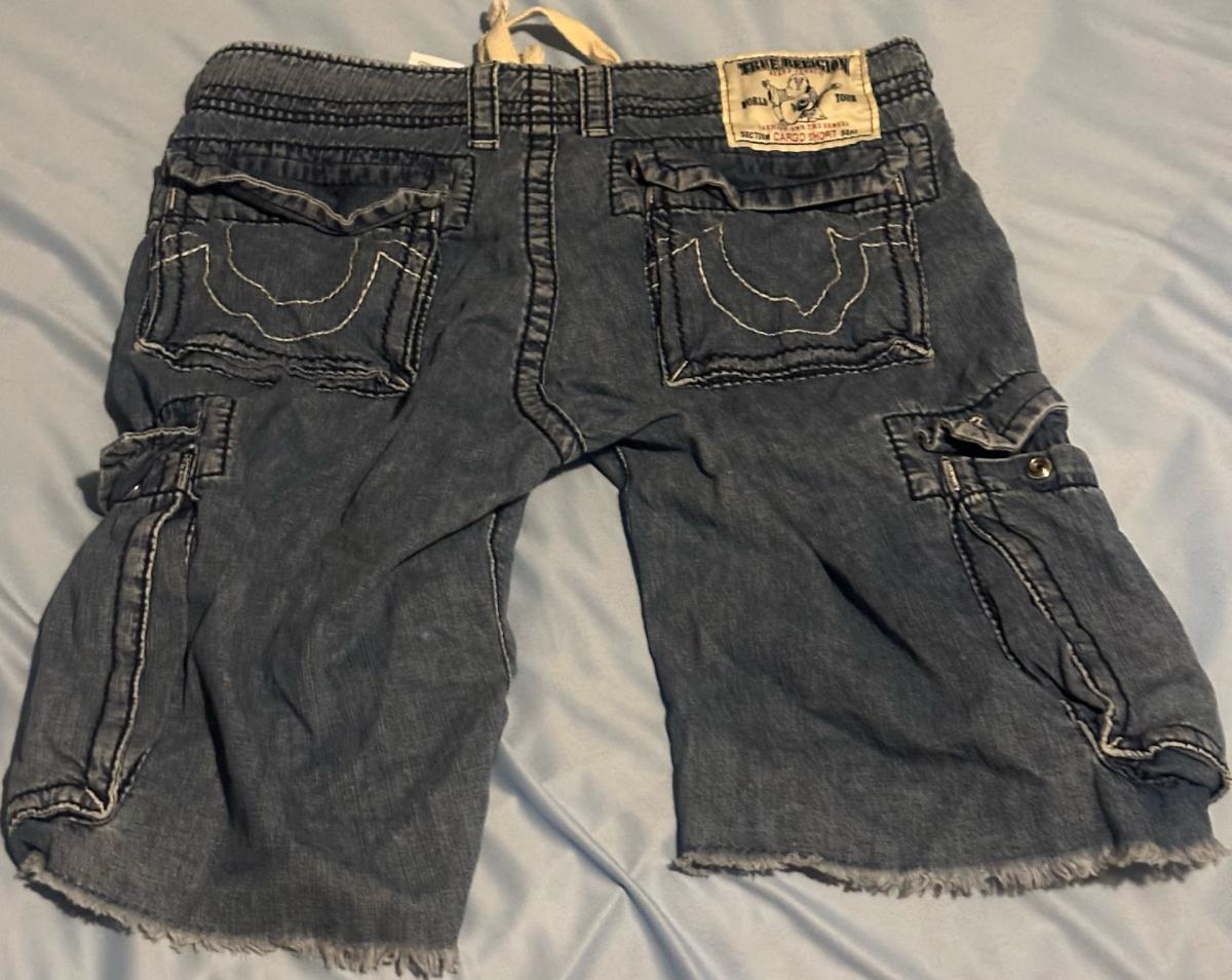 True Religion men cargo shorts size 34