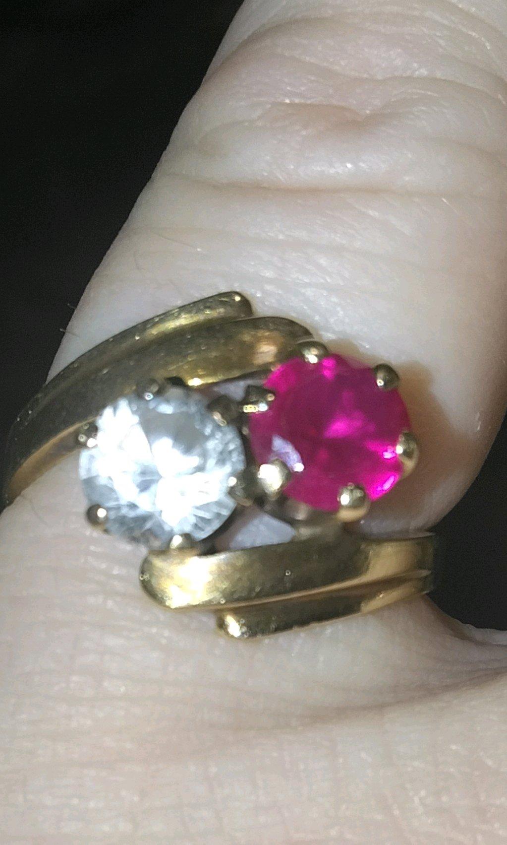 Womens gold ring