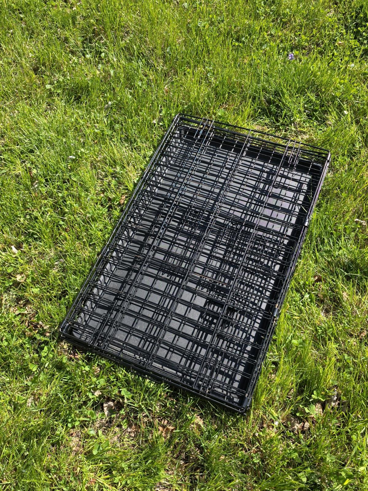 Folding Medium Black Metal Dog Cage