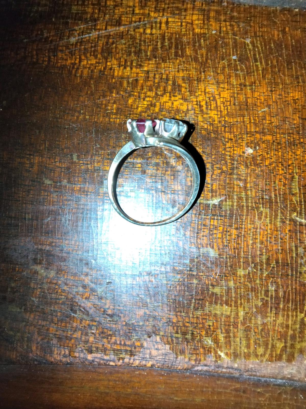 Womens gold ring