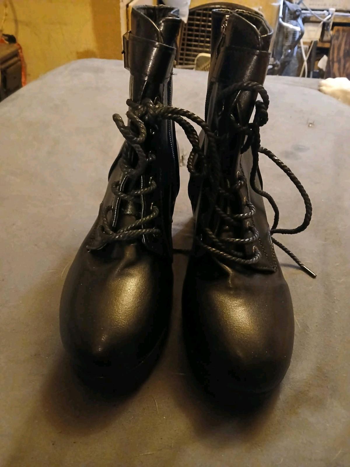 Woman Black Boots size 8